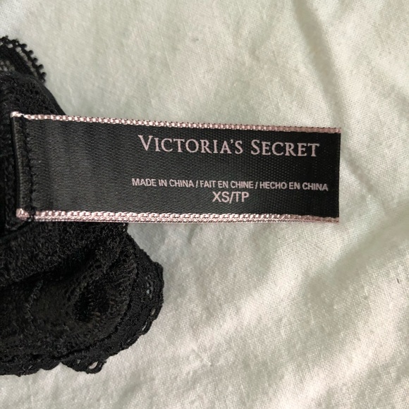 Victoria’s Secret Black Lace Bralette - NWOT - Picture 3 of 3